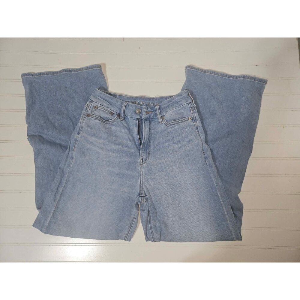 American Eagle High-Waist Light Wash Wide Leg Jeans - Classic Women’s Fit - Picture 3 of 11